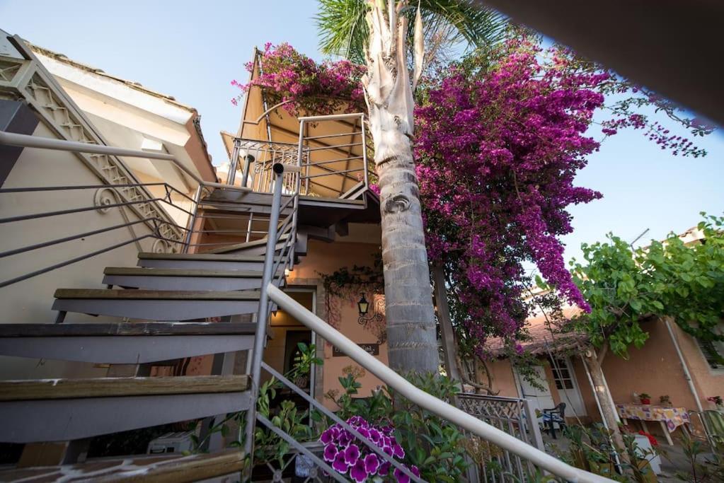 Bougainvillea House 1 Kalamata Exterior foto